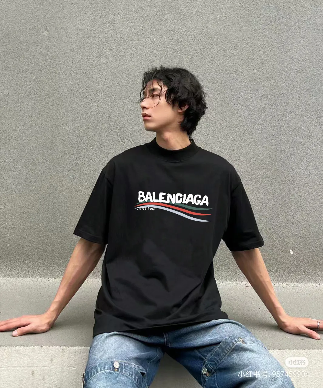 P80✨🔥 BALENCIAGA Paris lettering printed short-sleeved T-shirt. Custom-woven and dyed 300 grams of combed cotton heavyweight fabric. Zero color difference in threads. Perfect details. Different from the current currency version. Welcome to compare. Same Style for men and women. Must-sell in the picture above. Color: White Black Size: 1 2 3 4